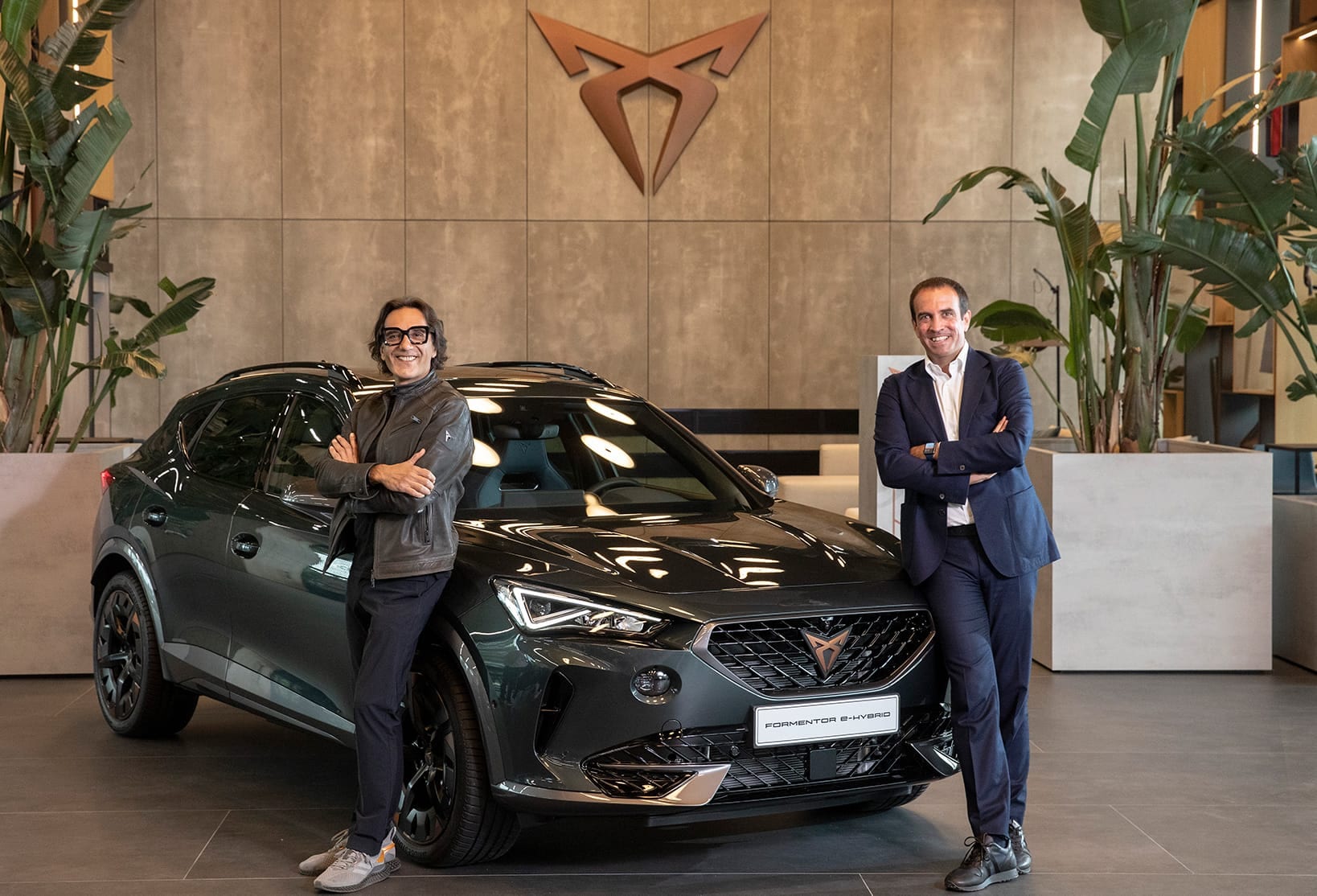 Antonino Labate and Luigi Carrano with a CUPRA Formentor