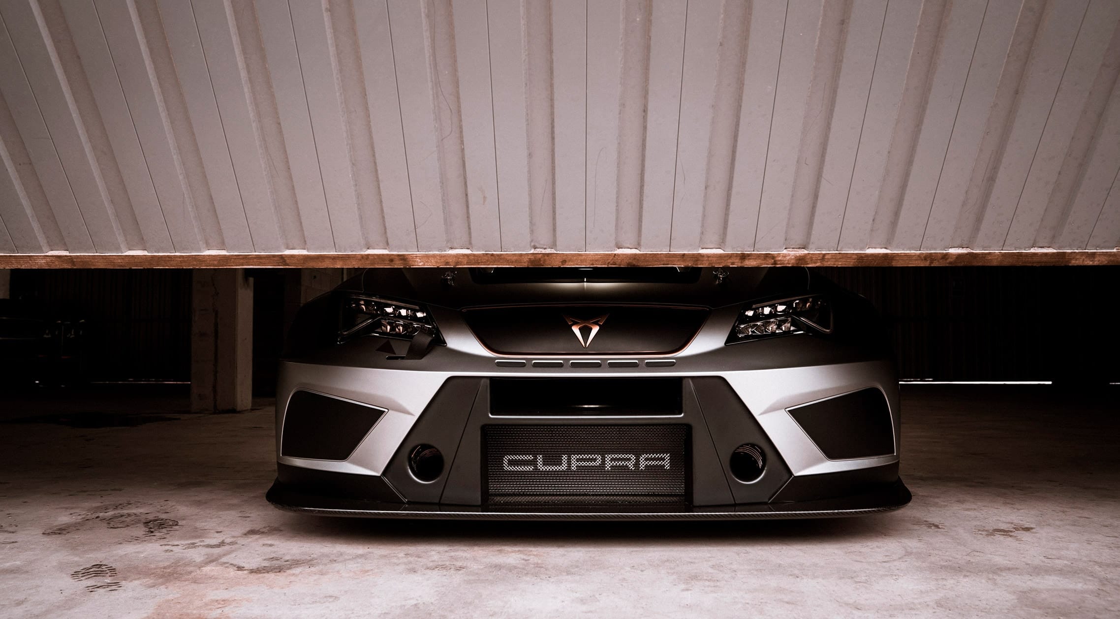 CUPRA e-Racer leaving the garage